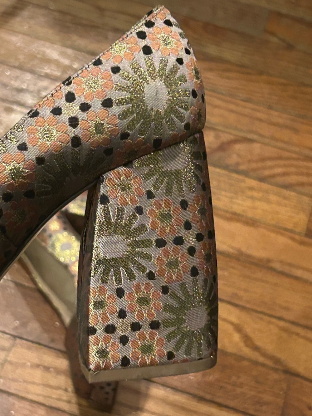 Katy Perry Collections Metallic Floral Block Heel Pumps - Rose Gold/Bronze 8.6 - Picture 4 of 12